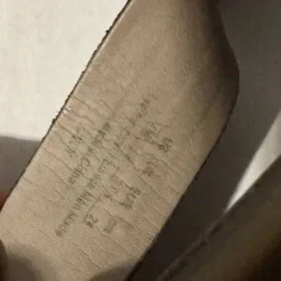 Franco Sarto Judy Minimalist T-Strap Open Toe Leather Sandals Black/Tan Size 7 - Picture 5 of 10